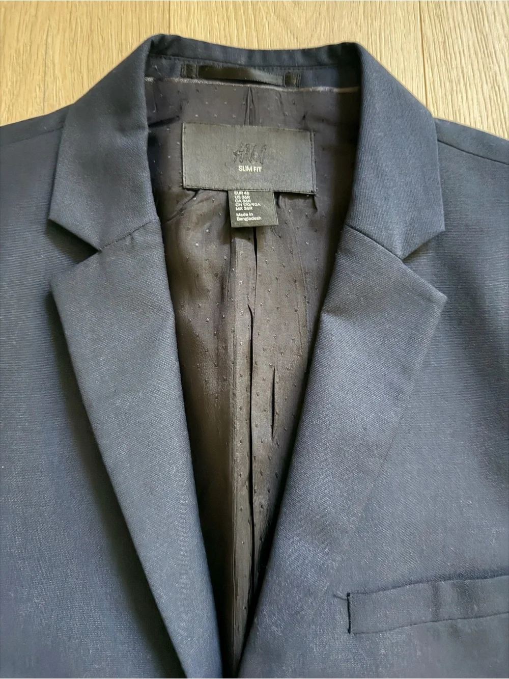 Classic Men's Dark Navy Slim Fit Two-Button Blazer